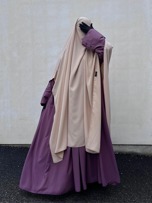 Plissierte Abaya mit Stehkragen