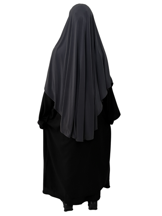 Khimar-Trikot abgerundet